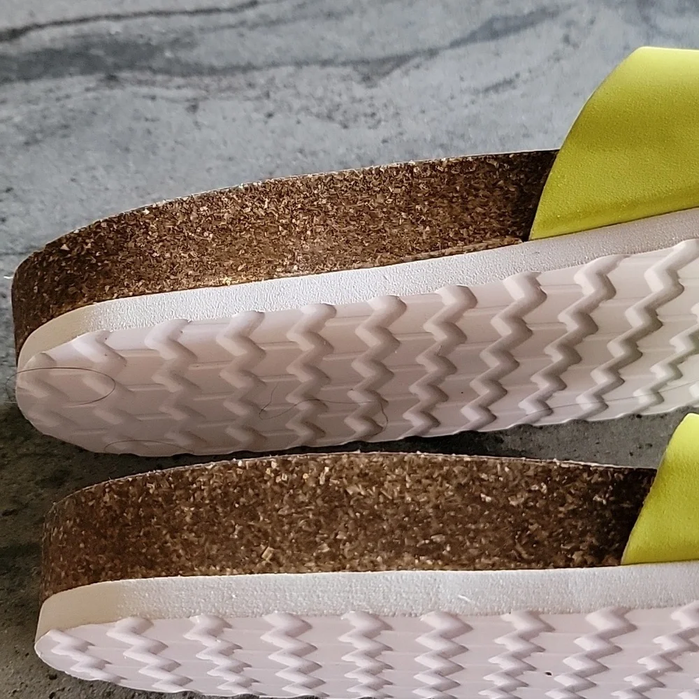 SO Faux Leather Slides W/ Comfort Footbed Silver Tone Buckle Green Size M NWOT - Picture 8 of 10